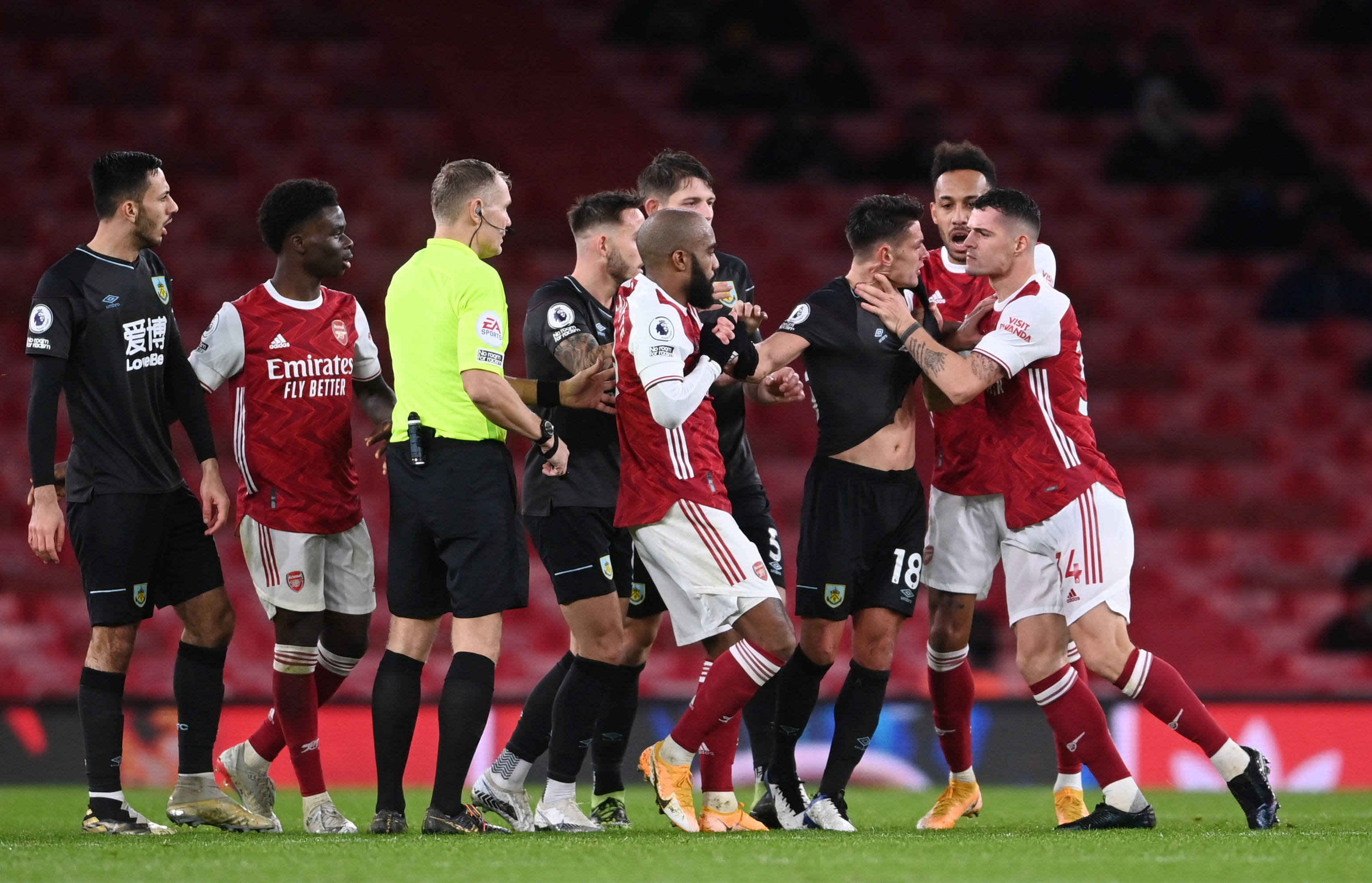 球员都有各 球员都有各