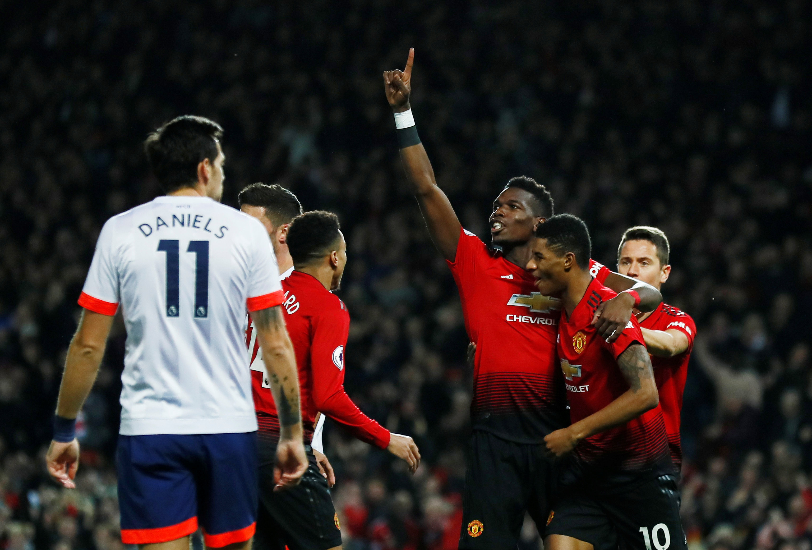 通过皮影传 通过皮影传